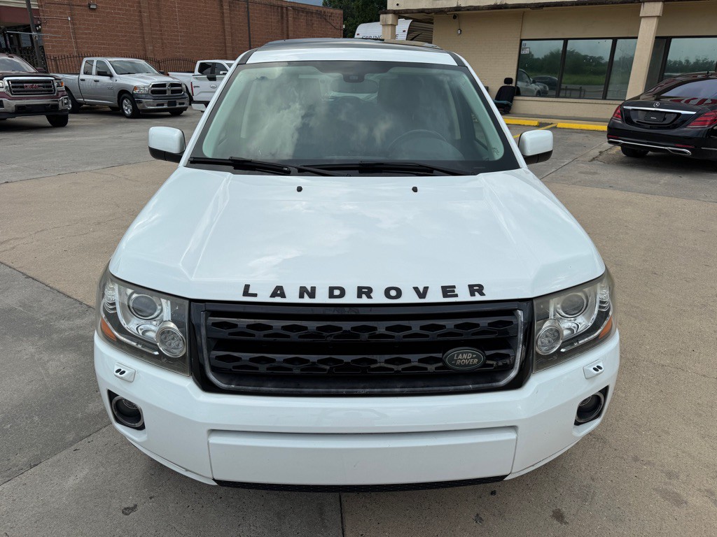 2015 Land Rover LR2 Image 5