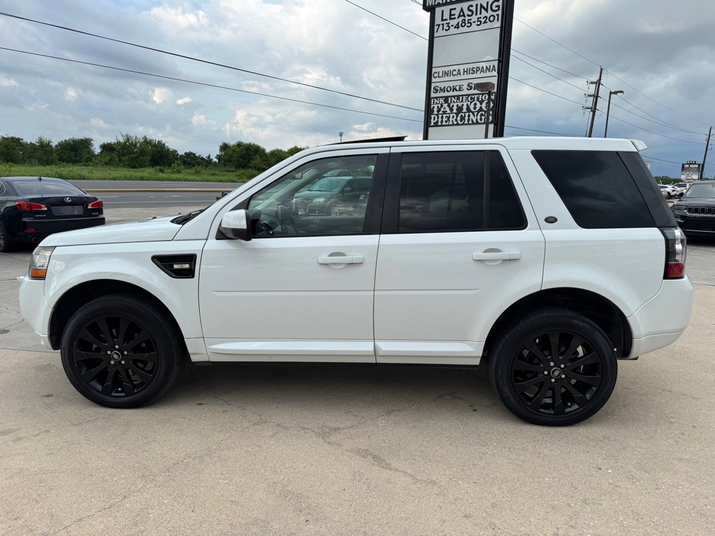 2015 Land Rover LR2 Image 8