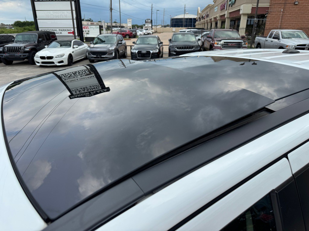 2015 Land Rover LR2 Image 13