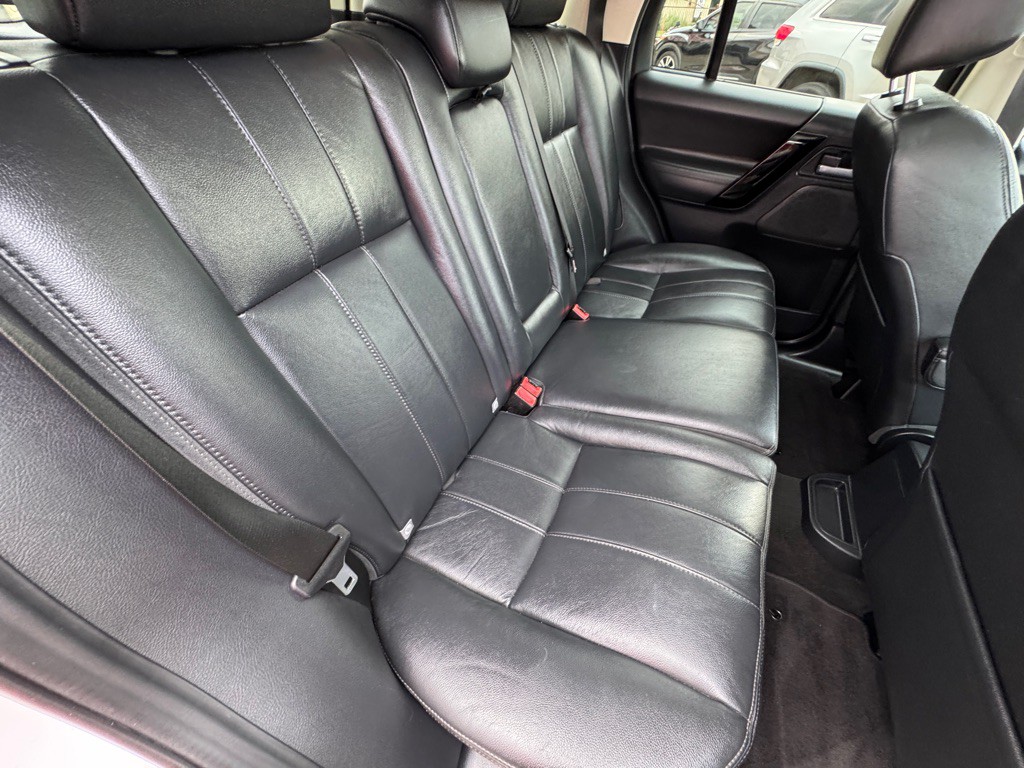 2015 Land Rover LR2 Image 17