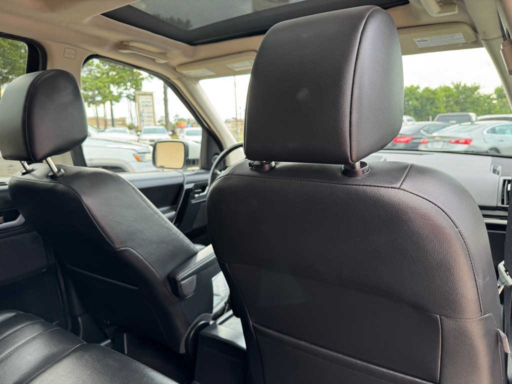 2015 Land Rover LR2 Image 18