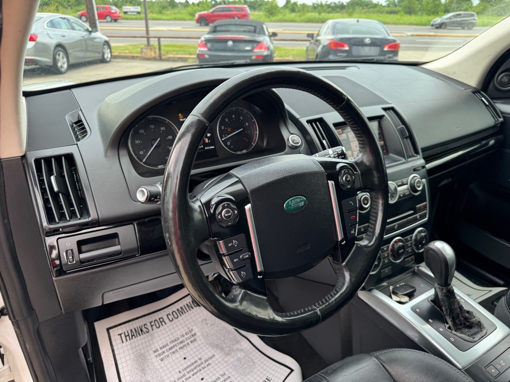 2015 Land Rover LR2 Image 23