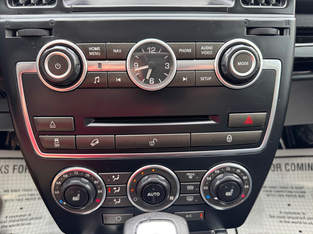 2015 Land Rover LR2 Image 27