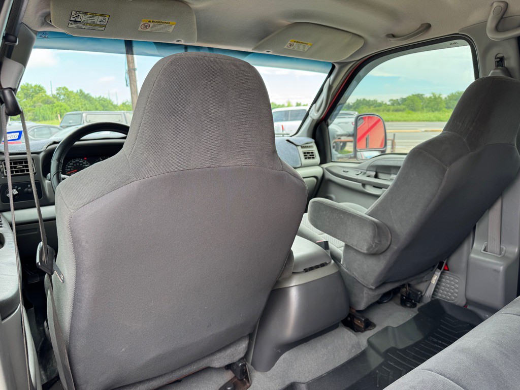 2002 Ford F-350 Image 16