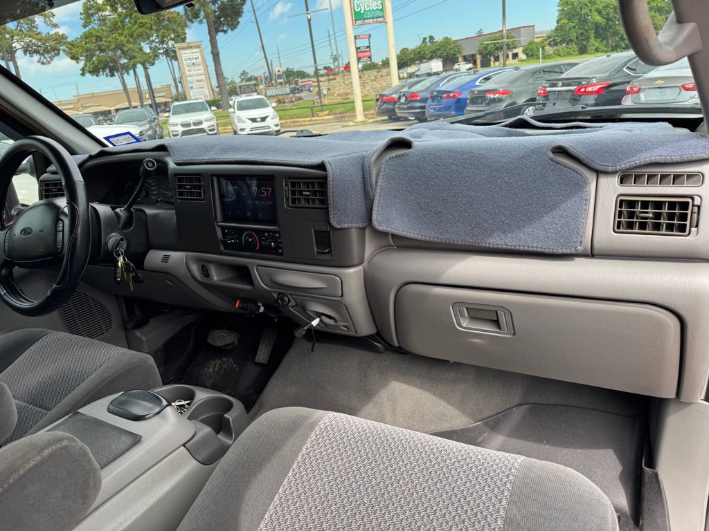 2002 Ford F-350 Image 22