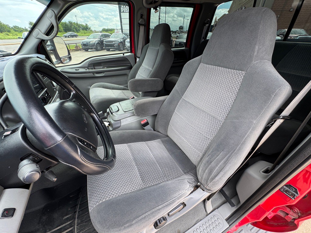 2002 Ford F-350 Image 24