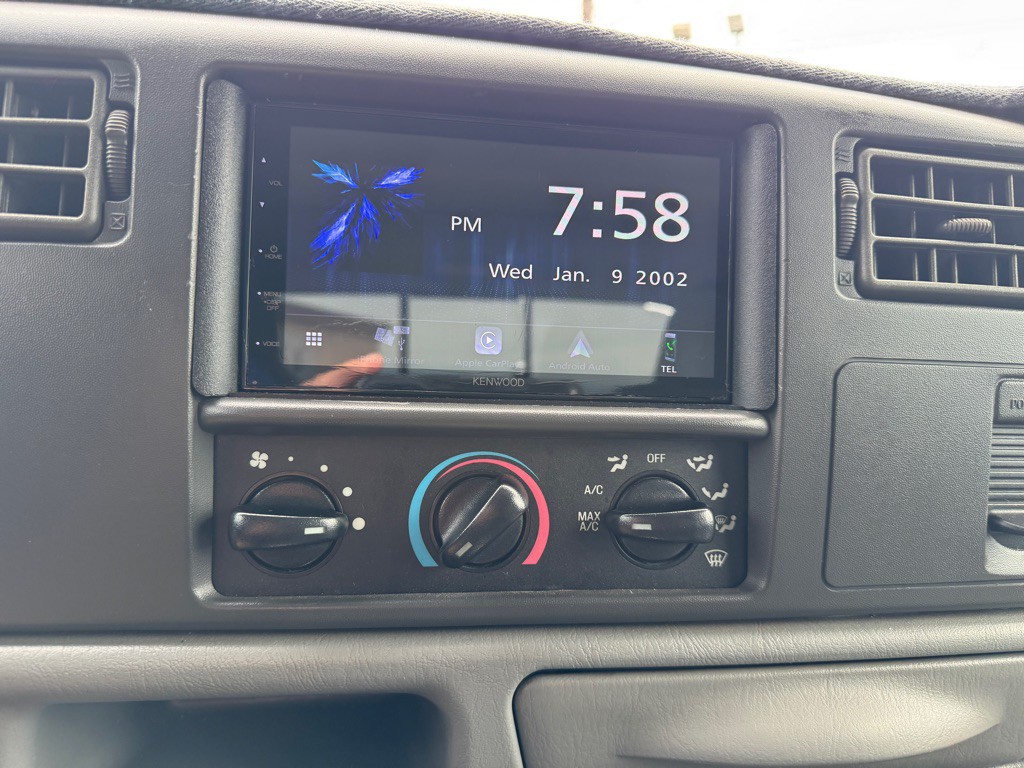 2002 Ford F-350 Image 29