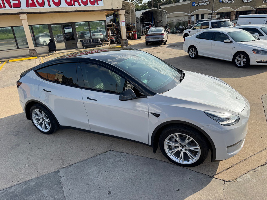 2021 Tesla Model Y Image 3