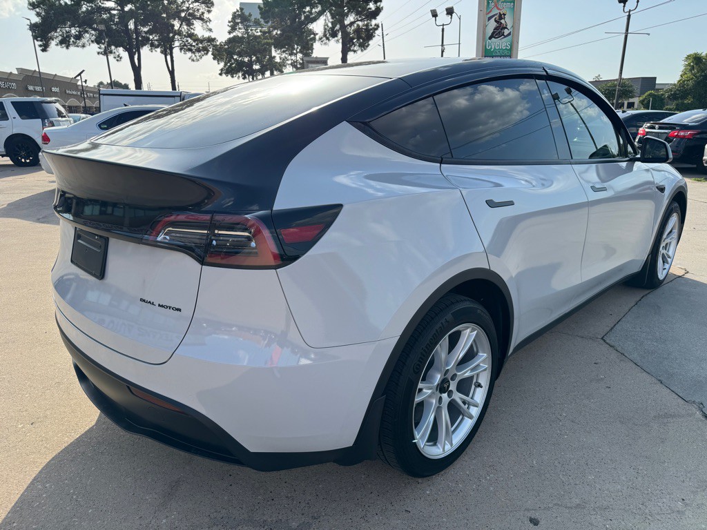 2021 Tesla Model Y Image 11