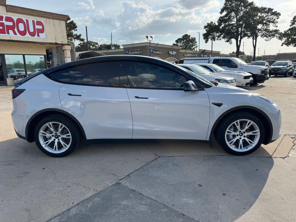 2021 Tesla Model Y Image 12