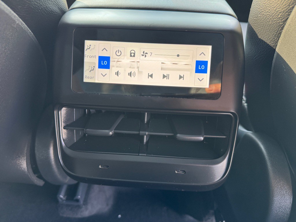 2021 Tesla Model Y Image 21