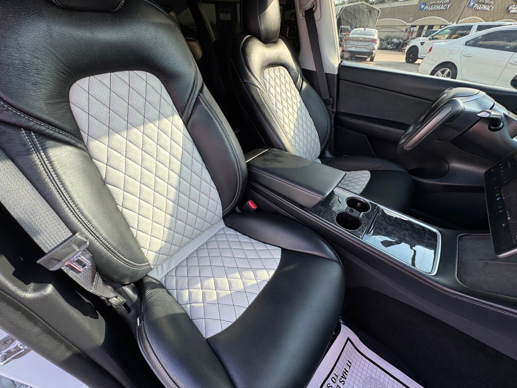 2021 Tesla Model Y Image 23