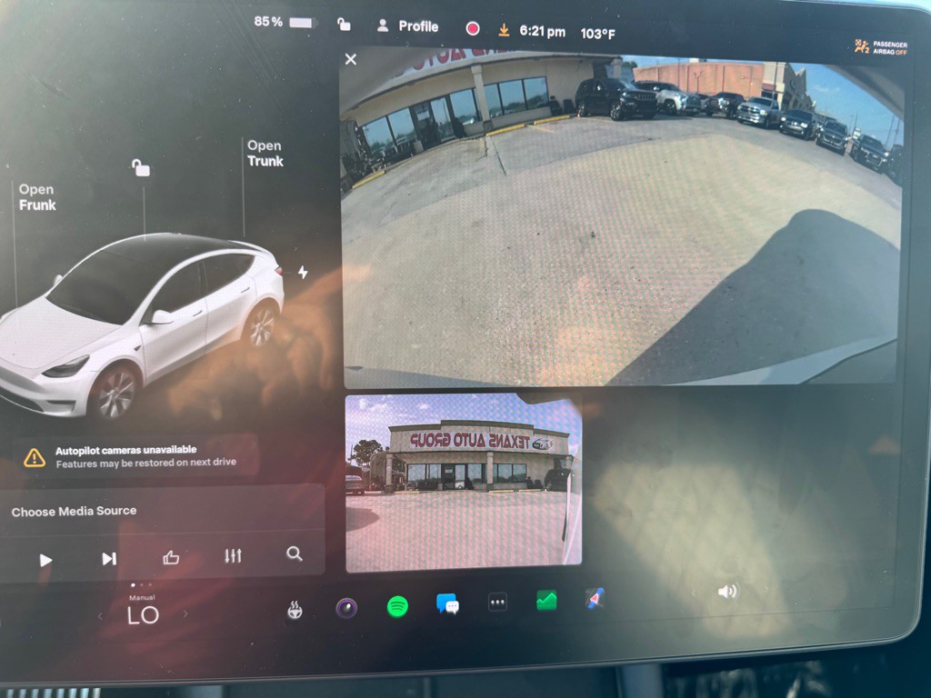 2021 Tesla Model Y Image 32