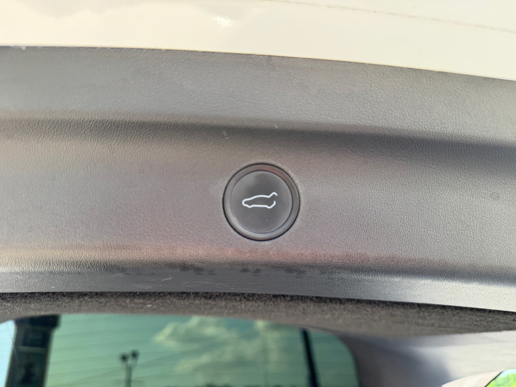 2021 Tesla Model Y Image 36