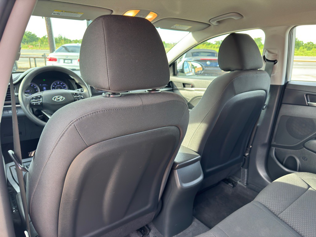 2020 Hyundai Elantra Image 15