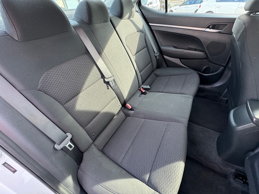 2020 Hyundai Elantra Image 17