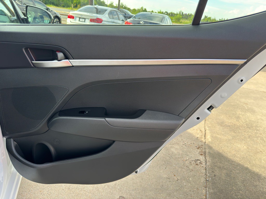 2020 Hyundai Elantra Image 19