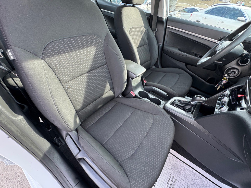 2020 Hyundai Elantra Image 20
