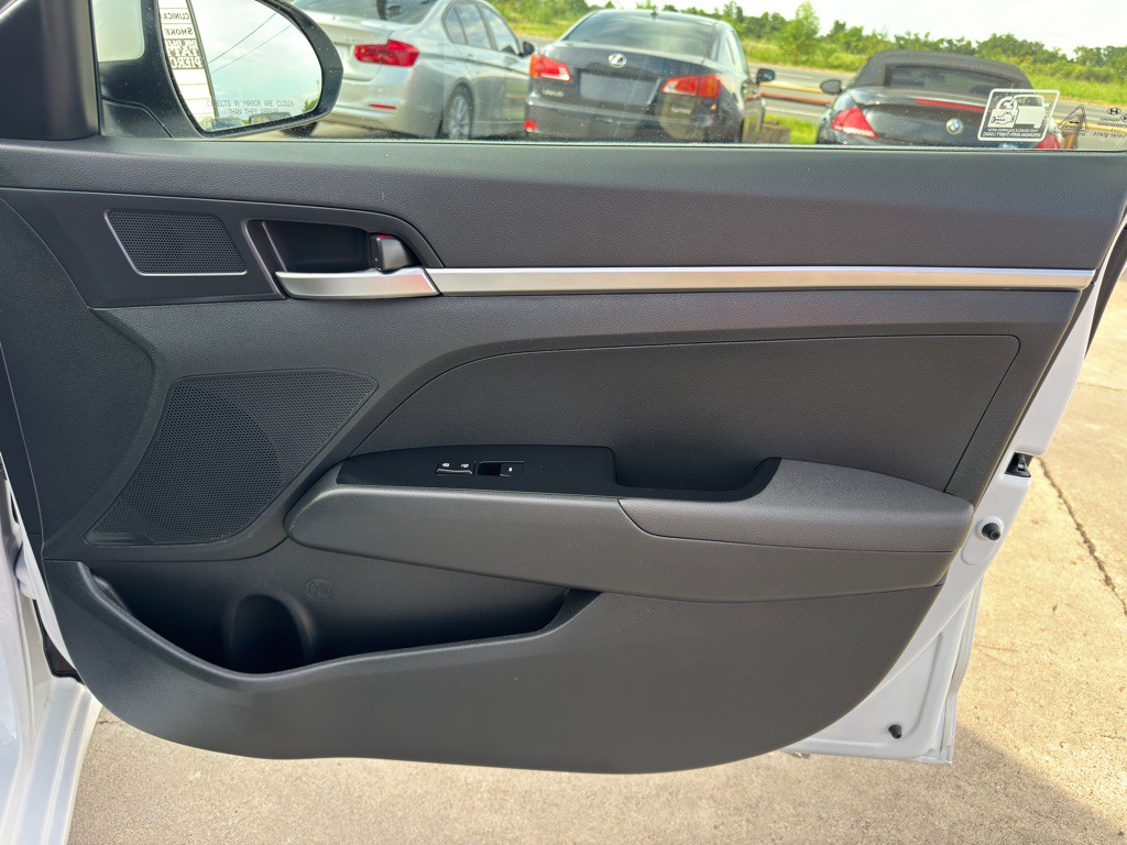 2020 Hyundai Elantra Image 22