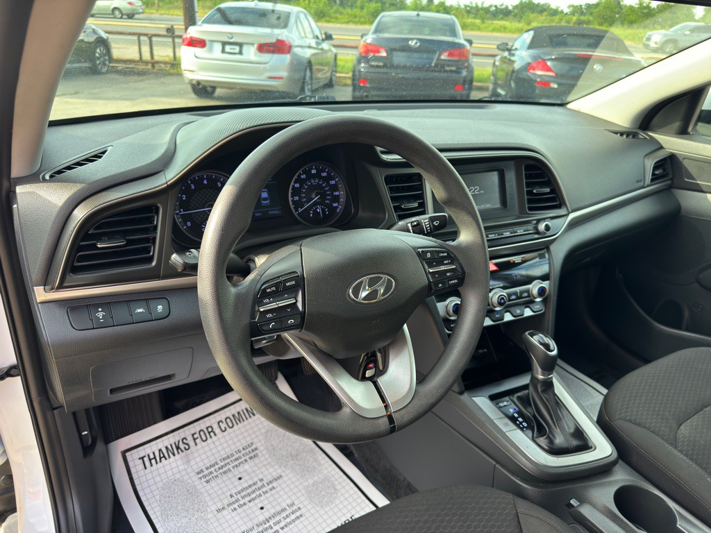2020 Hyundai Elantra Image 24