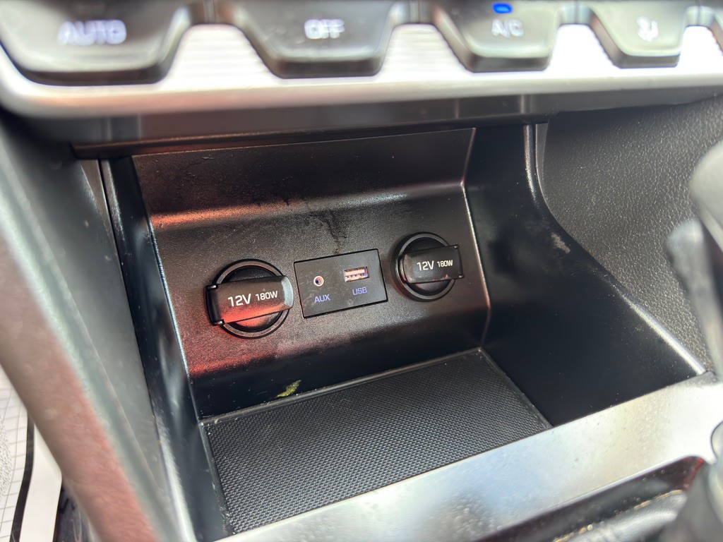 2020 Hyundai Elantra Image 30