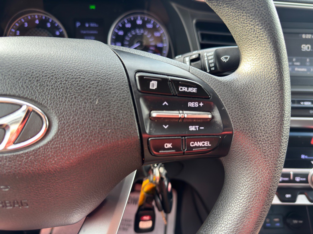 2020 Hyundai Elantra Image 32