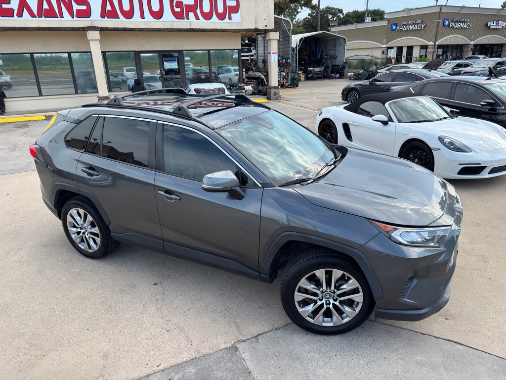 2019 Toyota Rav4 Image 3