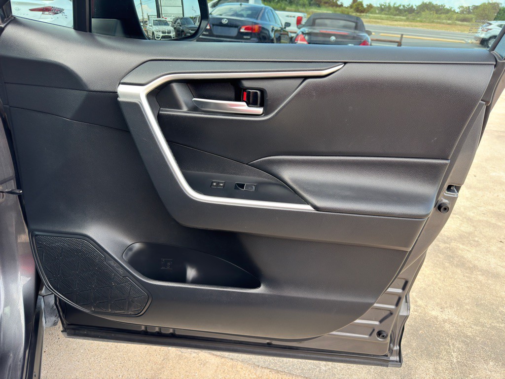 2019 Toyota Rav4 Image 23