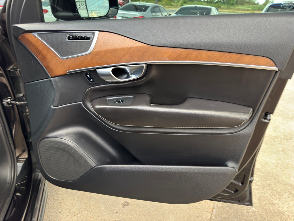 2017 Volvo XC90 Image 24