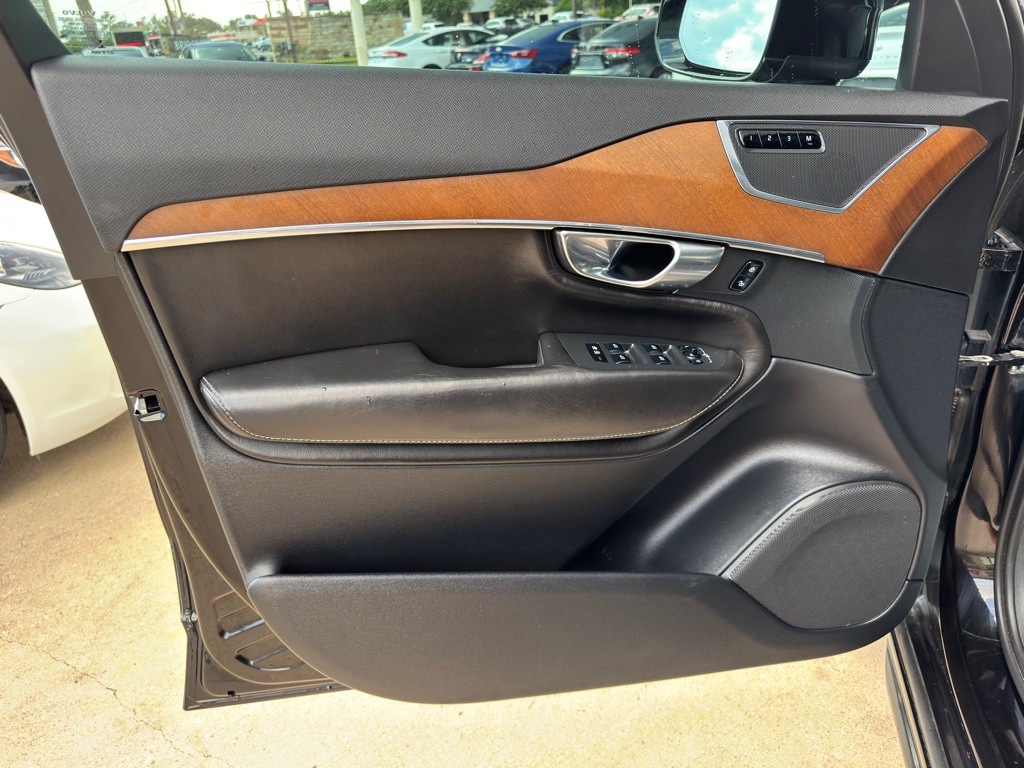 2017 Volvo XC90 Image 26