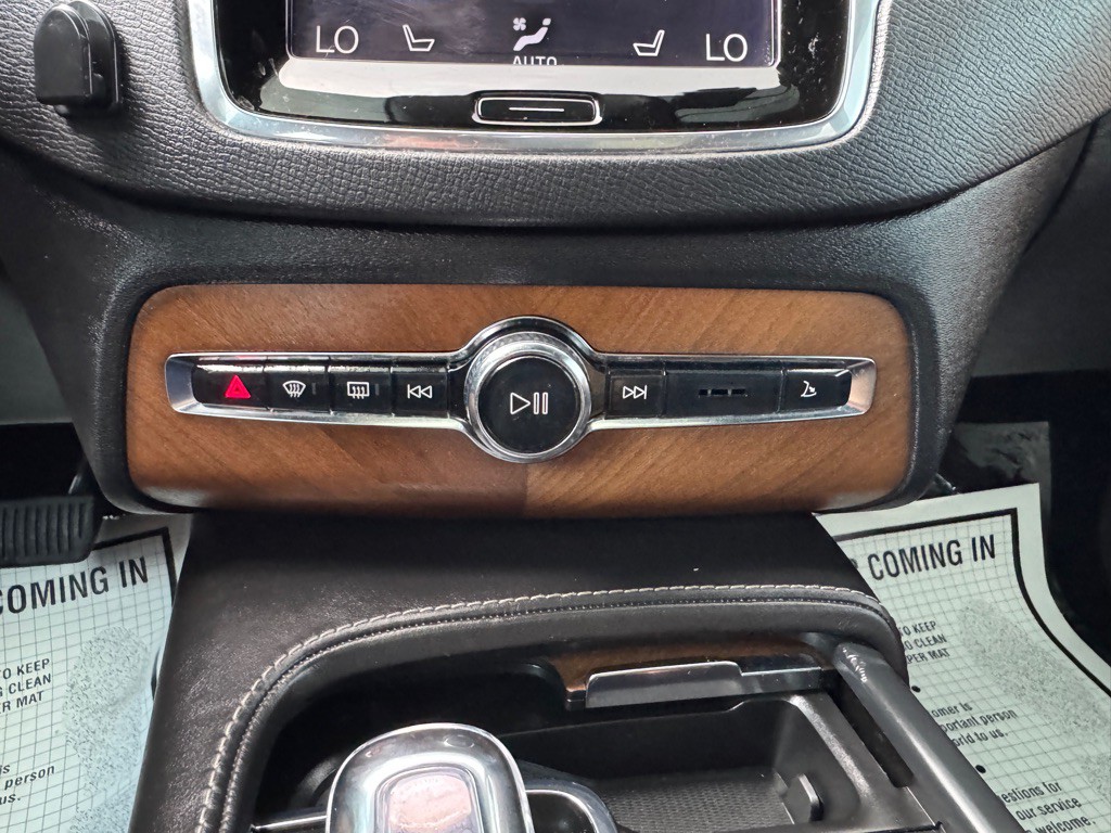 2017 Volvo XC90 Image 30