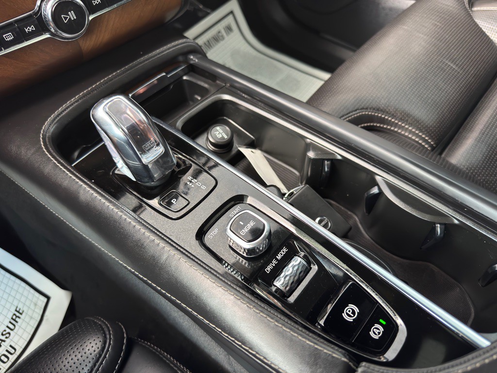 2017 Volvo XC90 Image 31