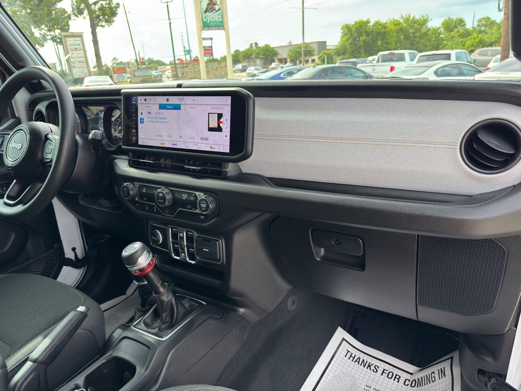 2025 Jeep Wrangler Image 23