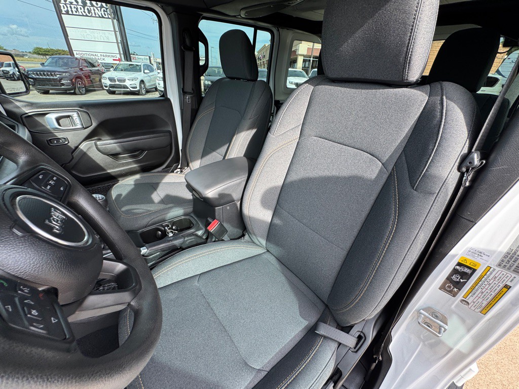 2025 Jeep Wrangler Image 25