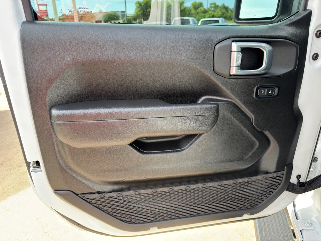 2025 Jeep Wrangler Image 27