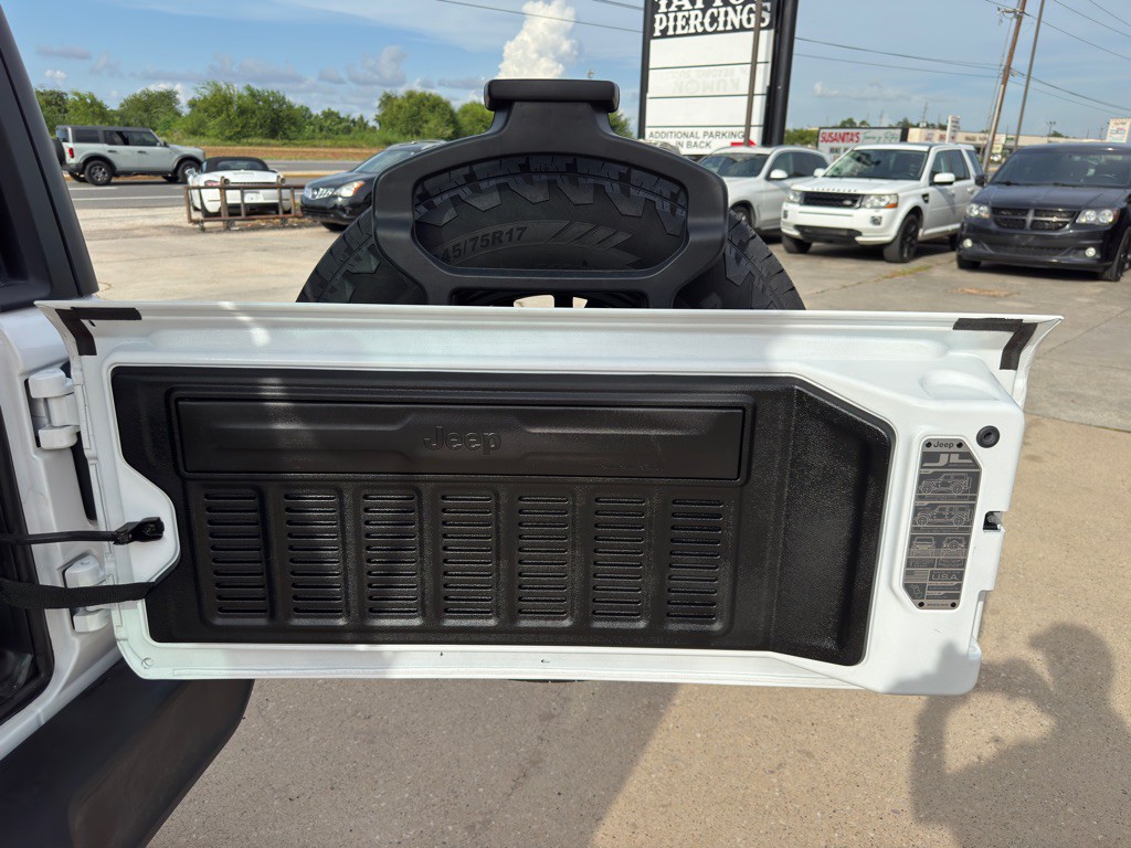 2025 Jeep Wrangler Image 38