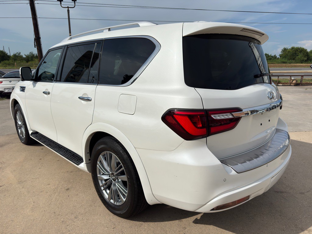 2021 INFINITI QX80 Image 9