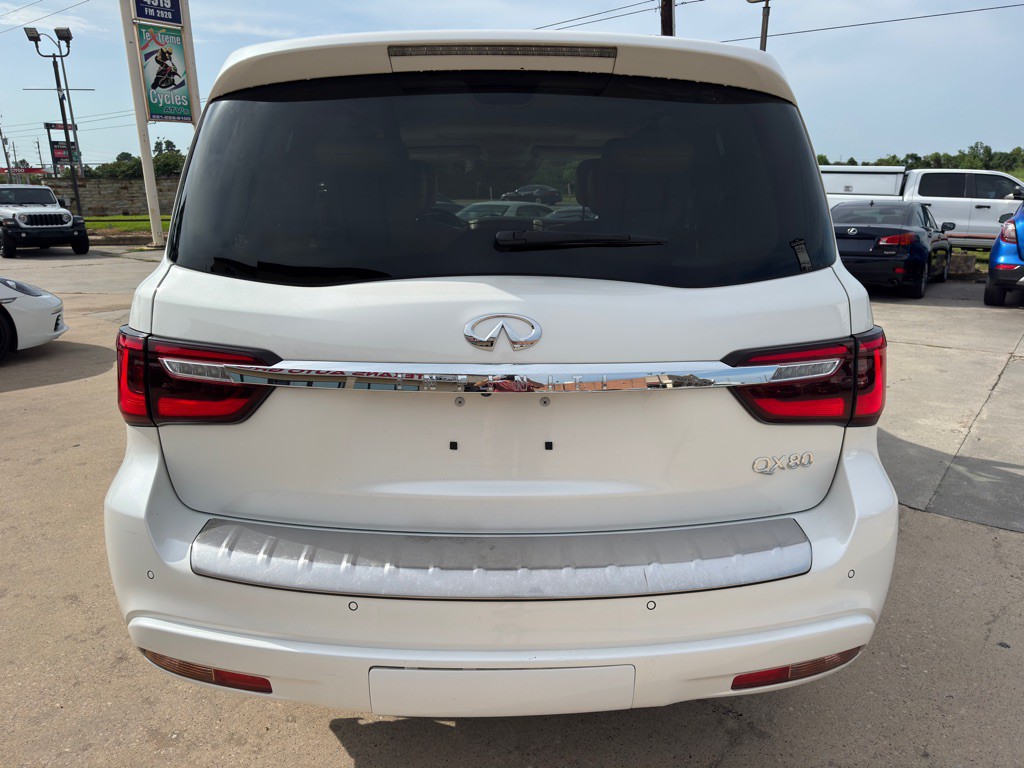 2021 INFINITI QX80 Image 10