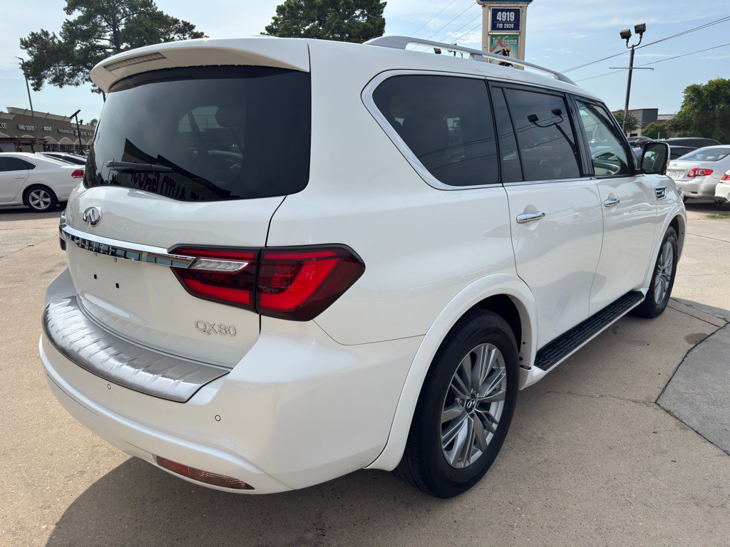 2021 INFINITI QX80 Image 11
