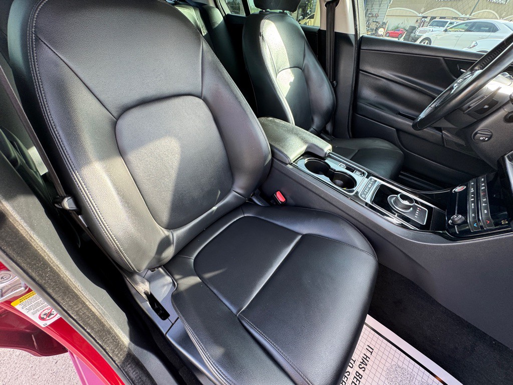 2017 Jaguar XE Image 20