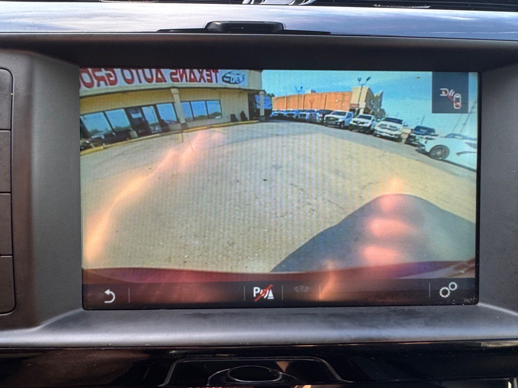 2017 Jaguar XE Image 29