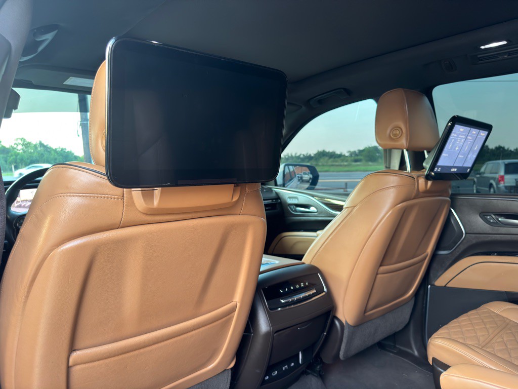 2021 Cadillac Escalade Image 17