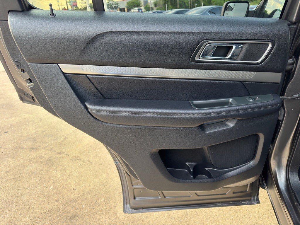 2018 Ford Explorer Image 16