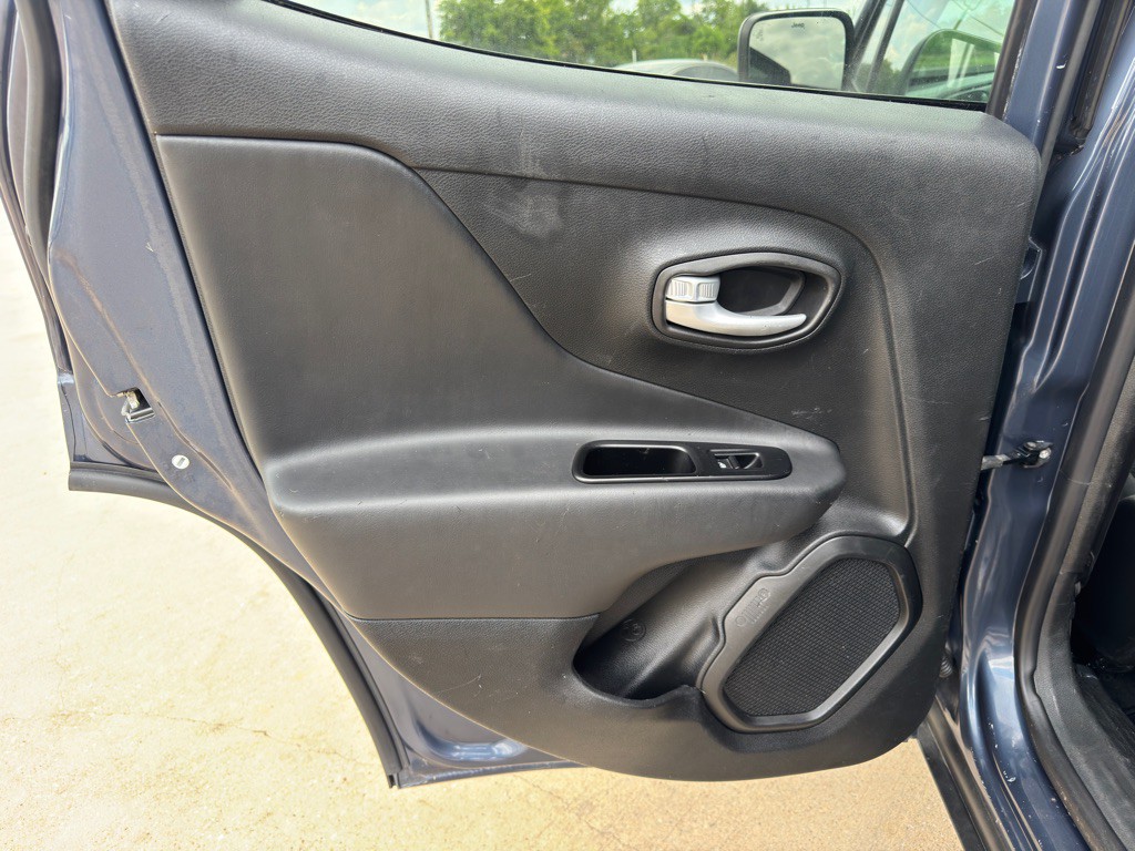 2023 Jeep Renegade Image 15