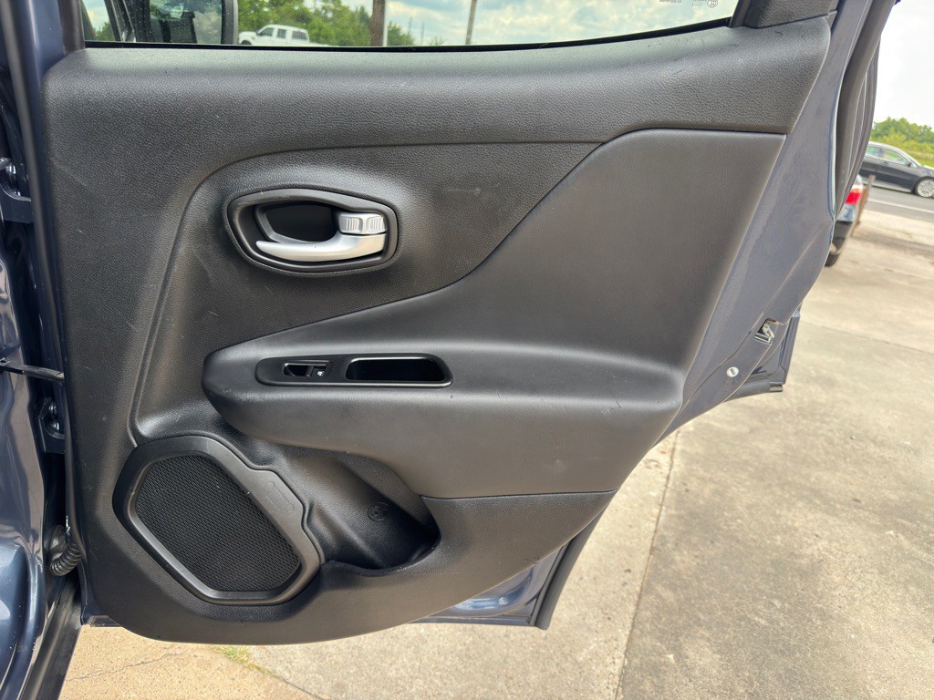 2023 Jeep Renegade Image 18