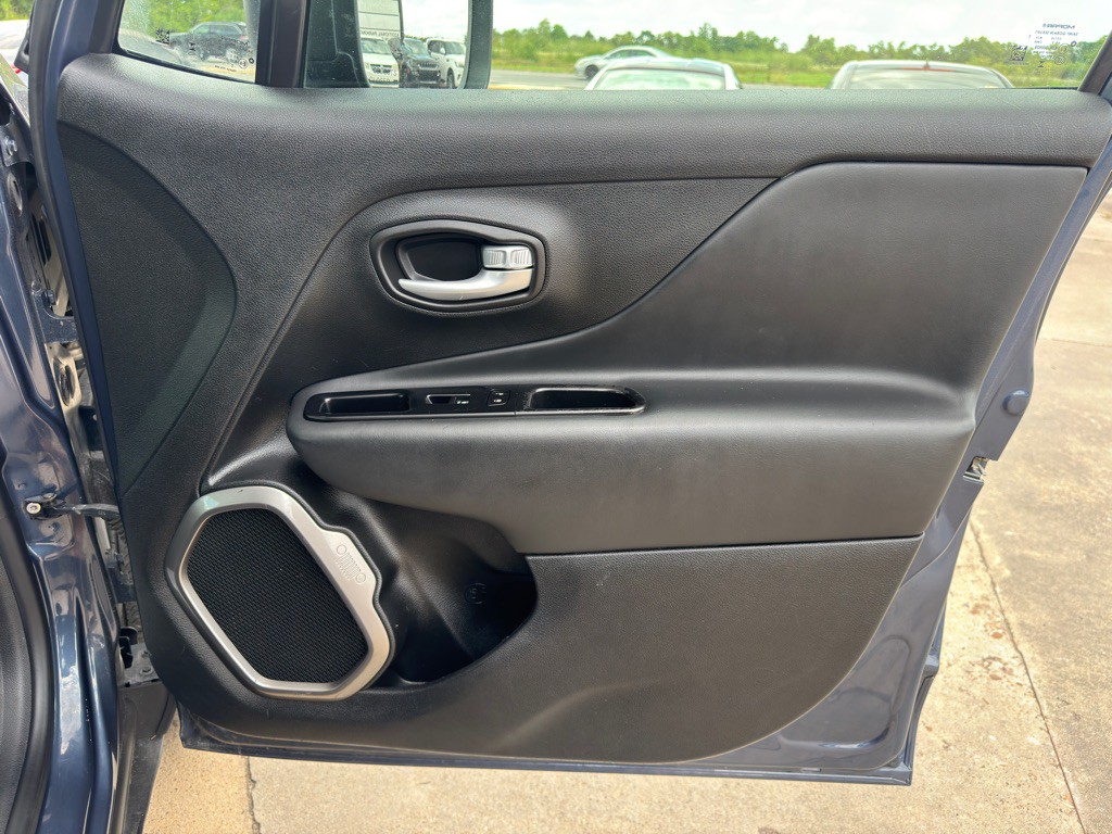 2023 Jeep Renegade Image 21