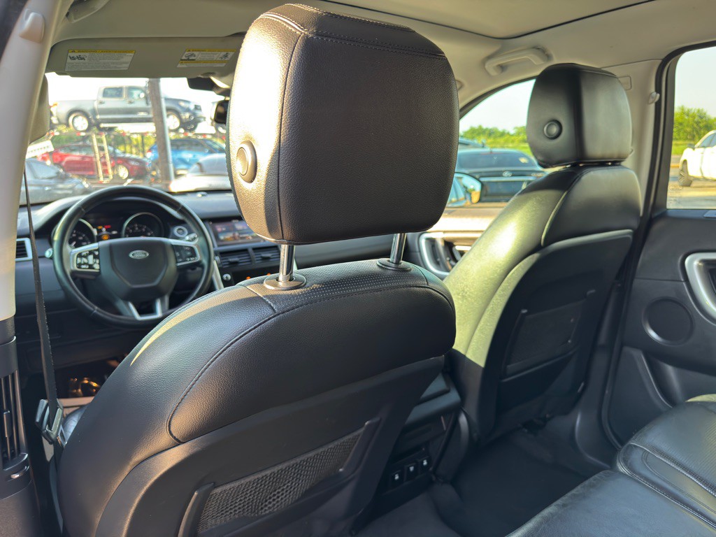 2017 Land Rover Discovery Sport Image 17