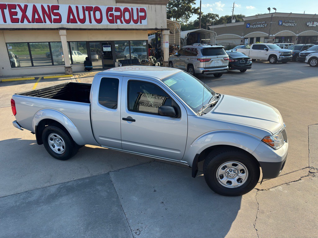 2020 Nissan Frontier Image 3