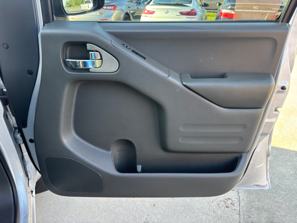 2020 Nissan Frontier Image 21