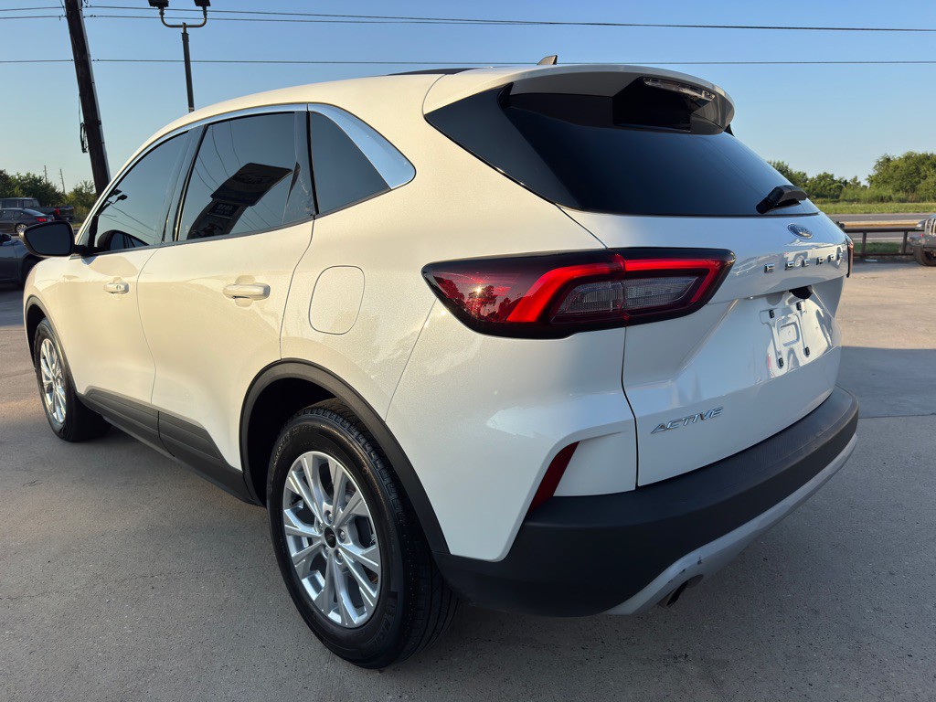 2023 Ford Escape Image 9